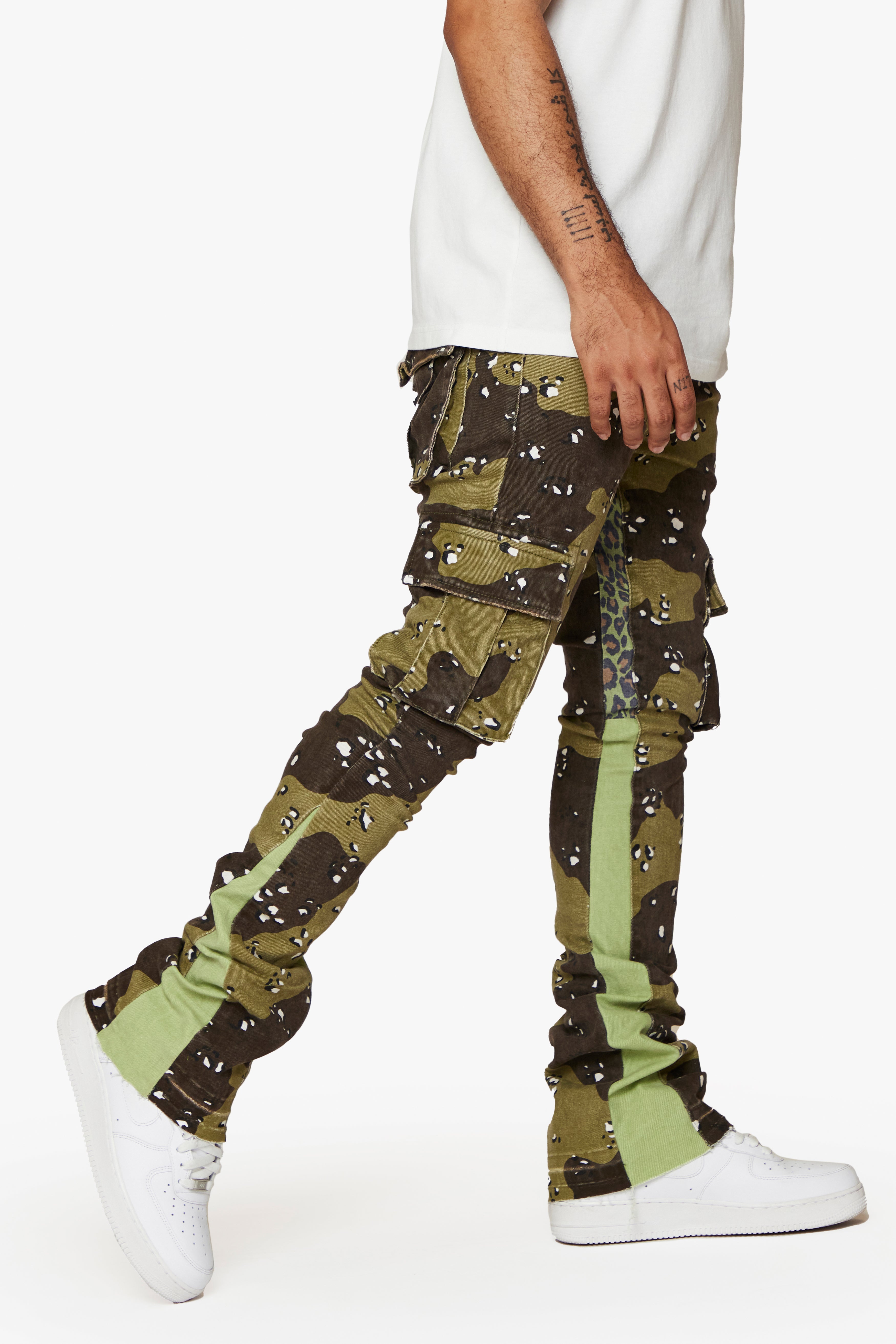 ESNTL LAB STACKED "COMMANDER" GREEN