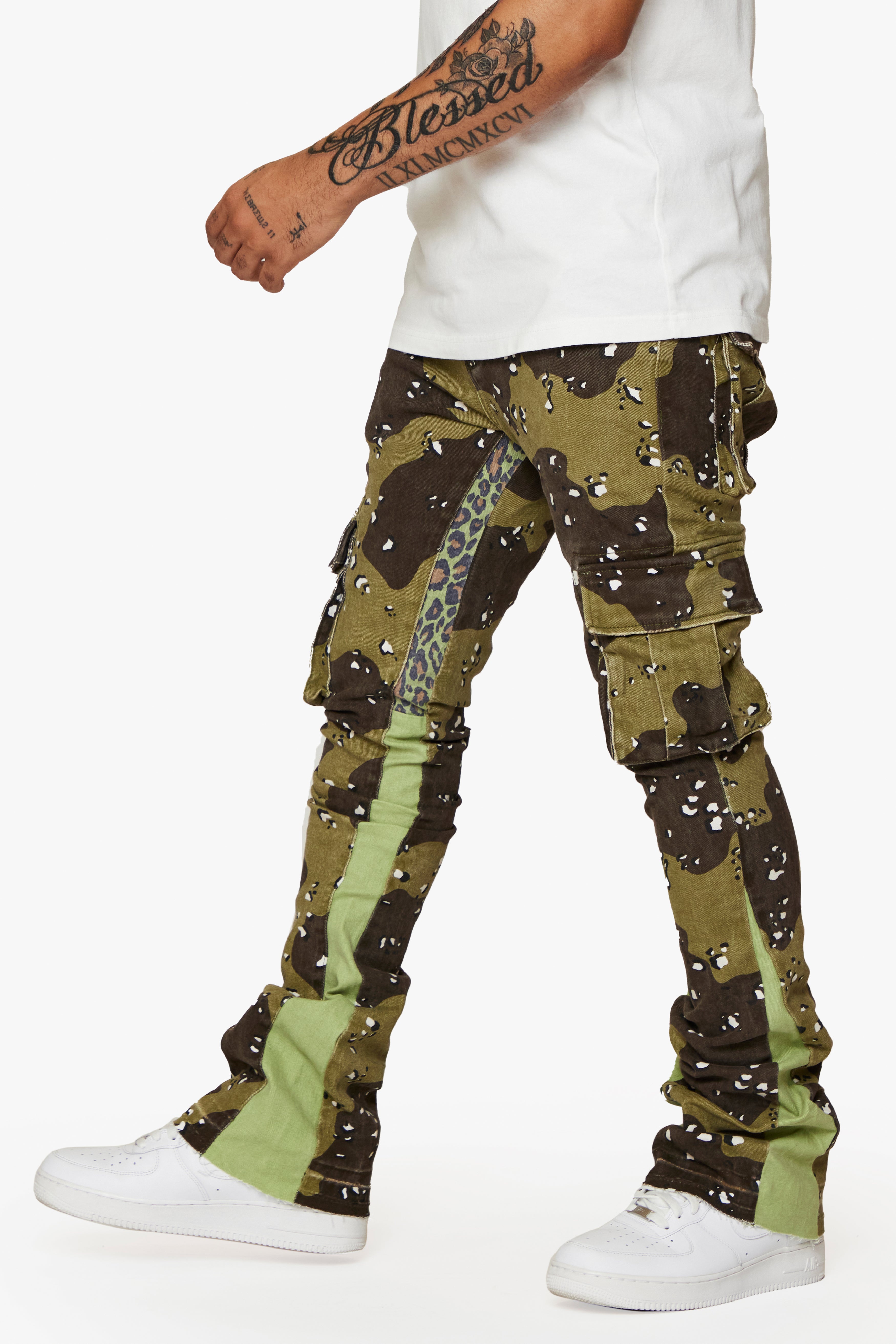 ESNTL LAB STACKED "COMMANDER" GREEN